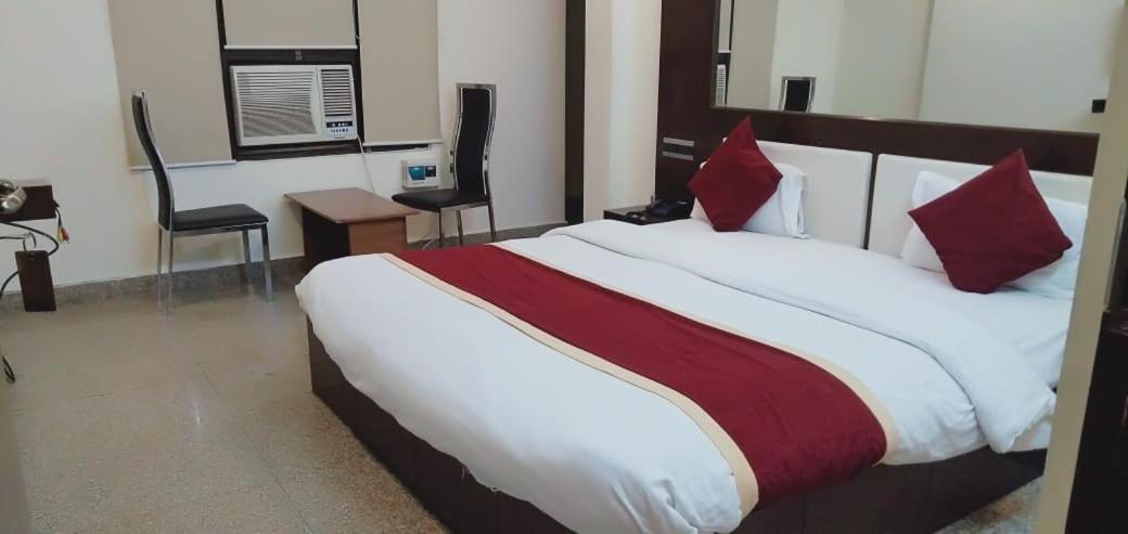 מלון לקנאו Arsh Residency מראה חיצוני תמונה